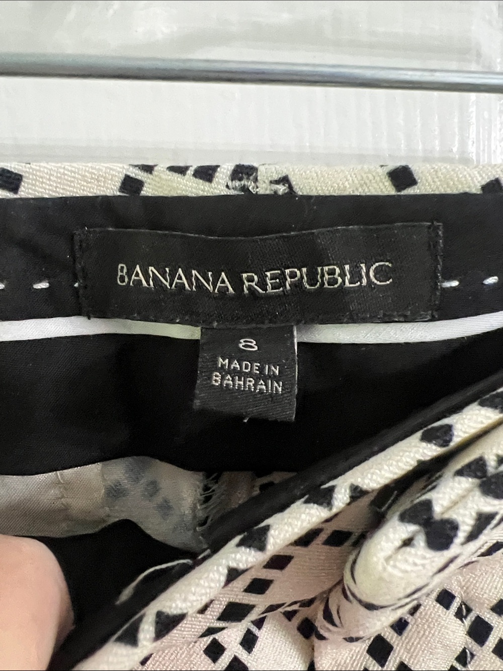 Banana Republic Cream Pants with Black Lattice Print - Picture 2 of 5